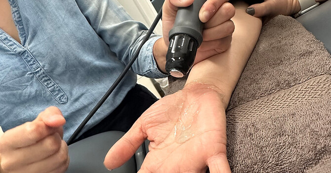 Non-Invasive Treatment Options for Carpal Tunnel Syndrome image